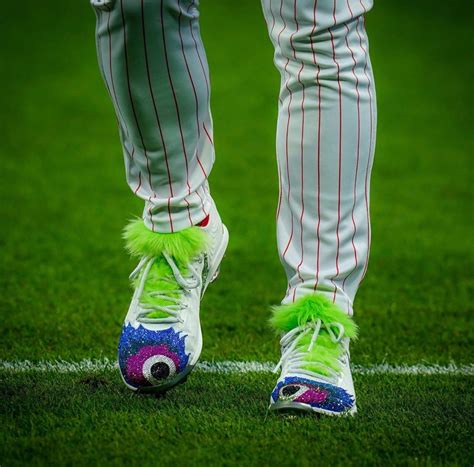 bryce harper phillies cleats.